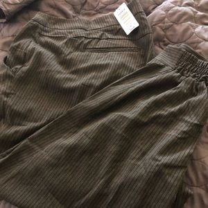 NWT Torrid pinstriped banded cropped trousers